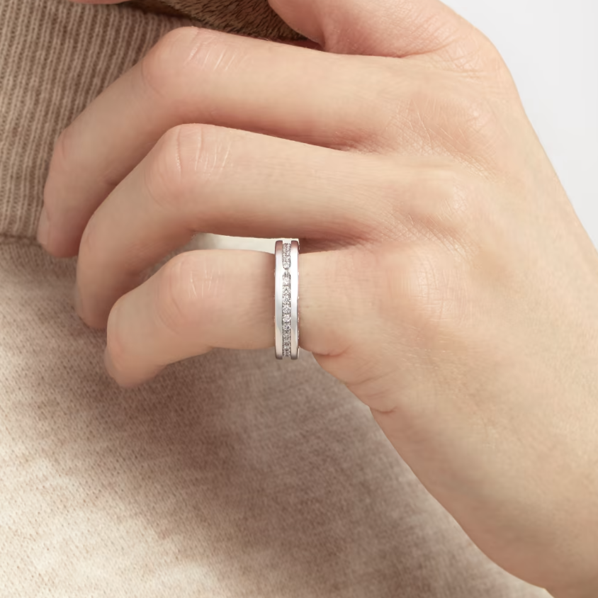 DIANA ZERO 1 ONE-BAND PAVED DIAMONDS ON THE SPIRAL RING