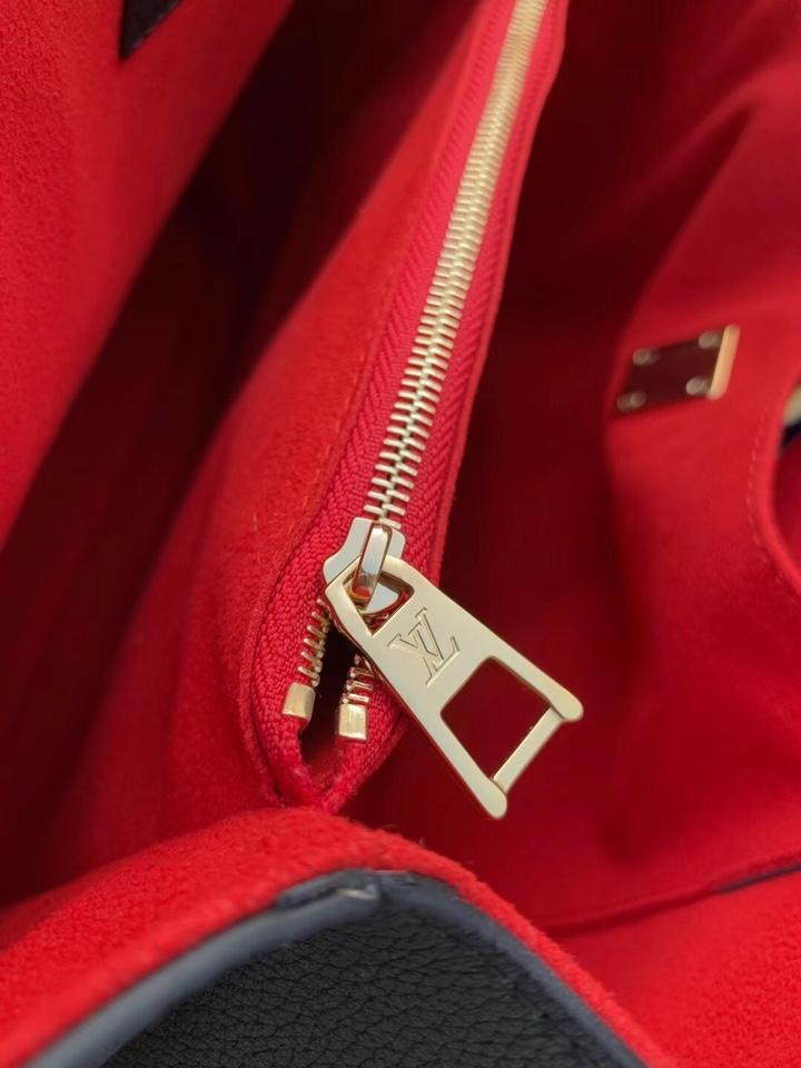 LV LOCKME SHOPPER 42 BLACK GRAINED CALF LEATHER