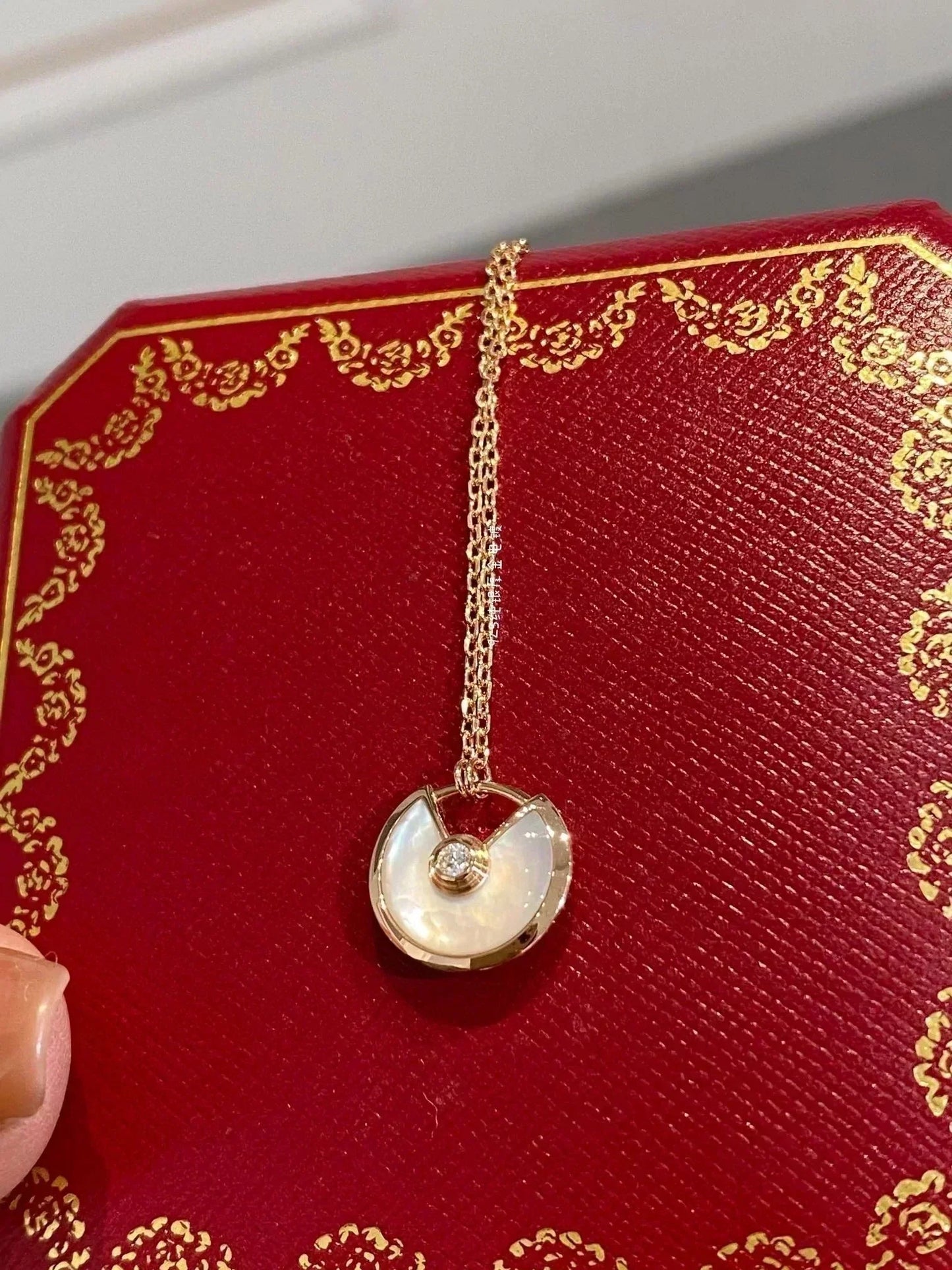 DIANA AMULETTE ROSE GOLD MOP NECKLACE
