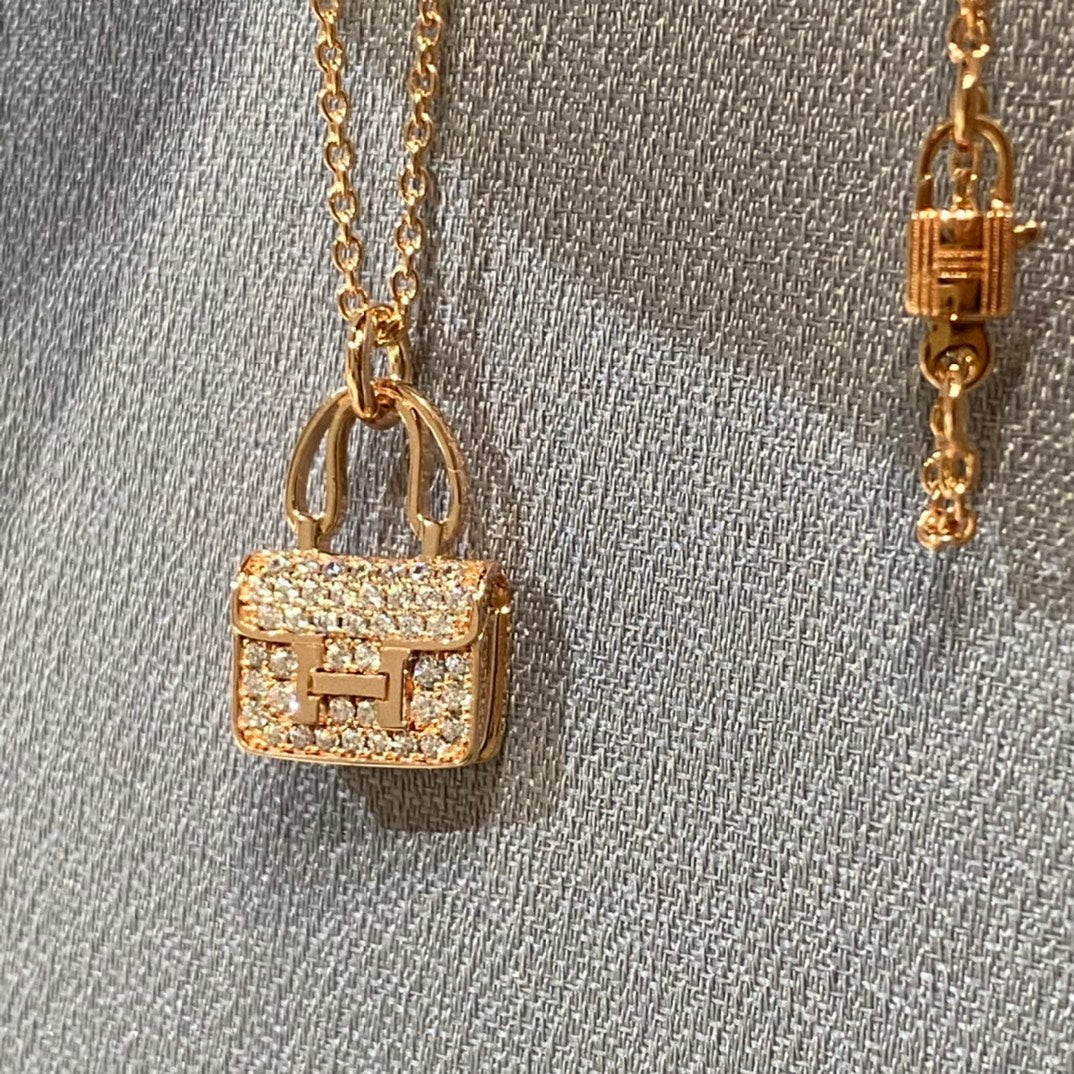 DIANA CONSTANCE PEDANT DIAMOND NECKLACE