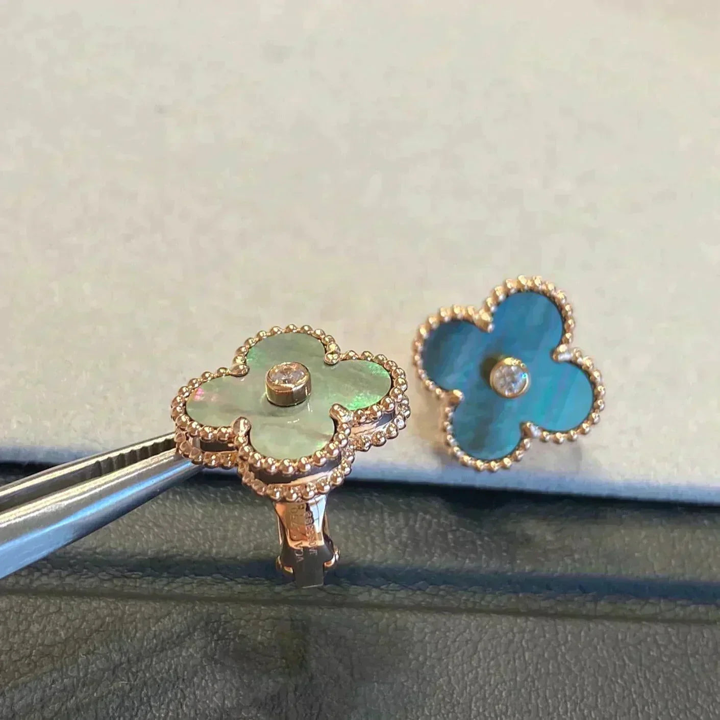 CLOVER MEDIUM 1 MOTIFS GRAY MOP DIAMOND EARRINGS