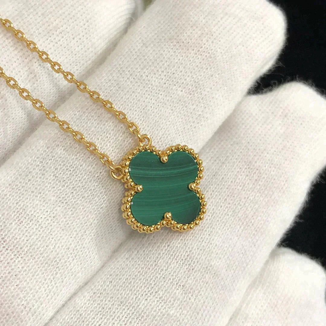 DIANA CLOVER 15MM MALACHITE SINGLE FLOWER NECKLACE