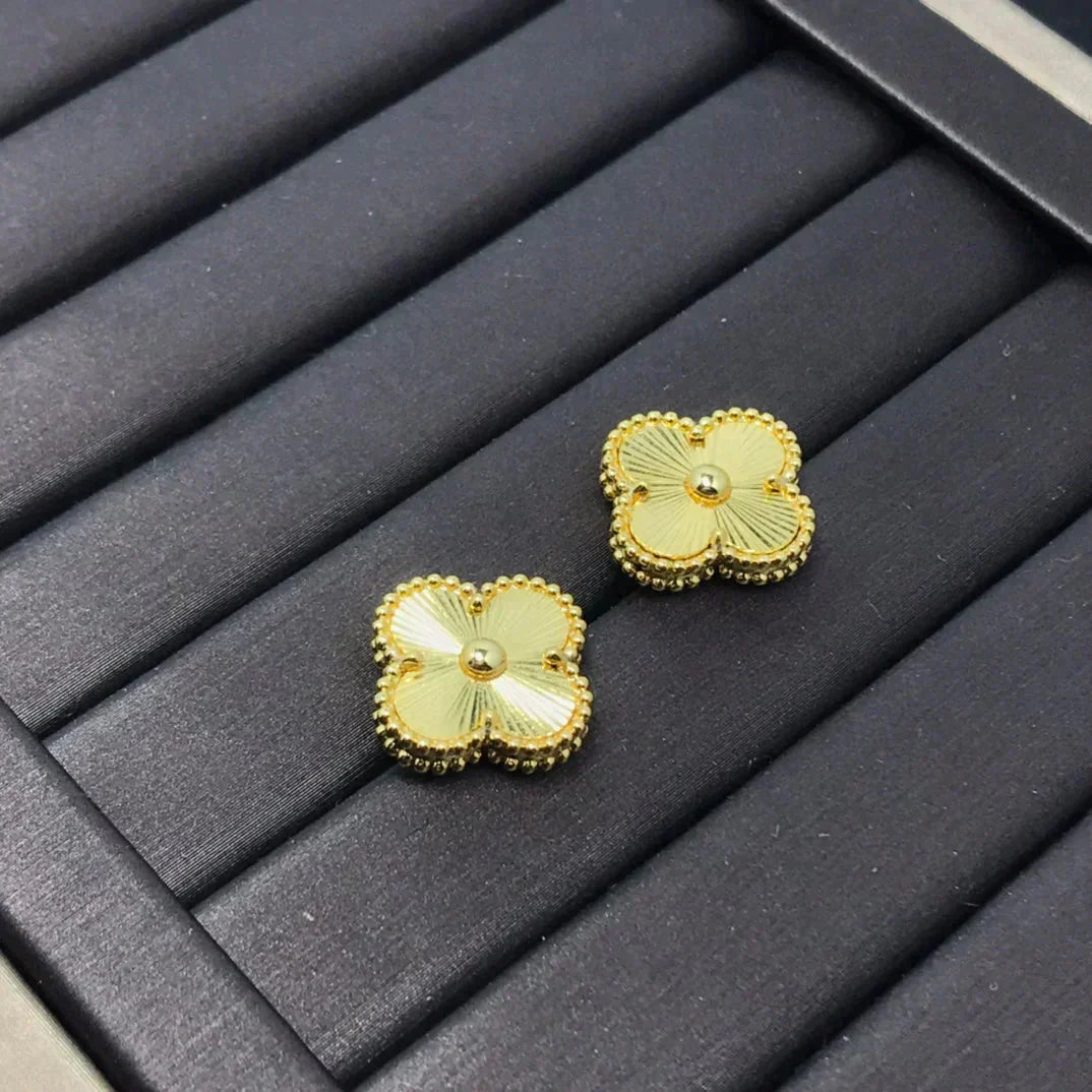 Boucles d'oreilles Diana Clover Mini 9,5 mm avec effet laser