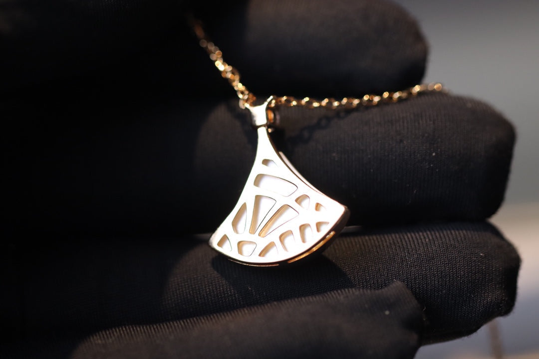 COLLIER DIANA DREAM NACRE BLANCHE OR ROSE 1 DIAMANT