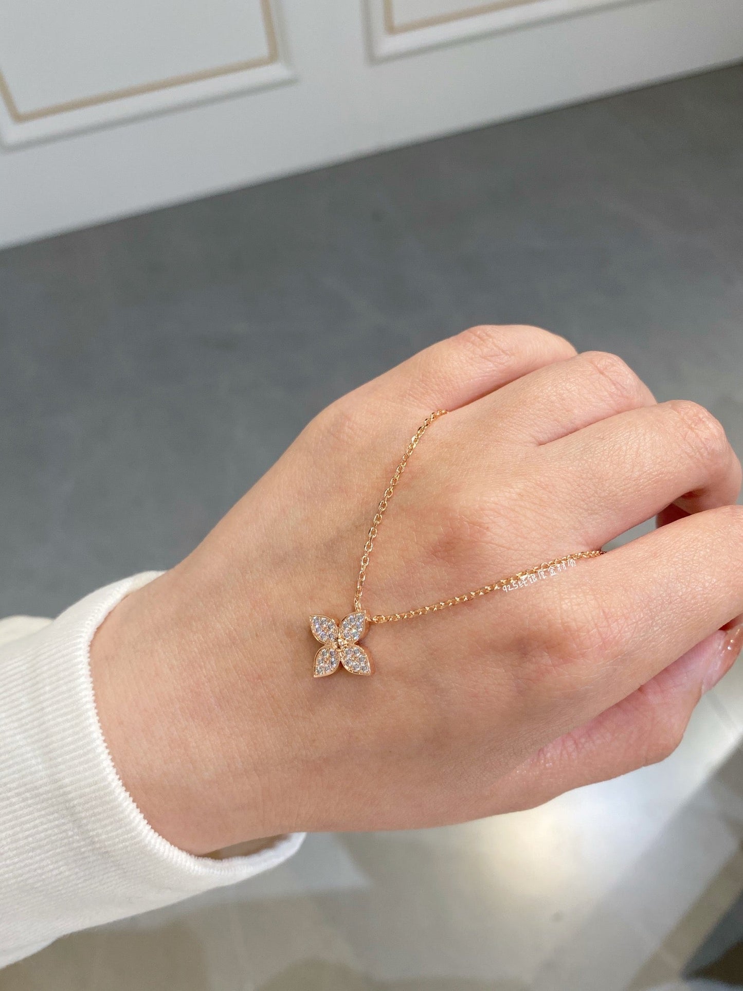 DIANA STAR DIAMOND NECKALCE