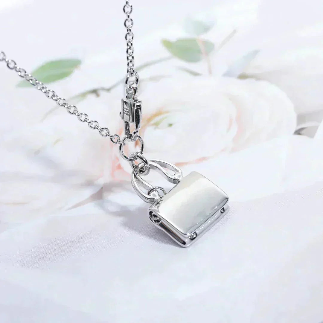 DIANA AMULETTE PEDANT SILVER NECKLACE