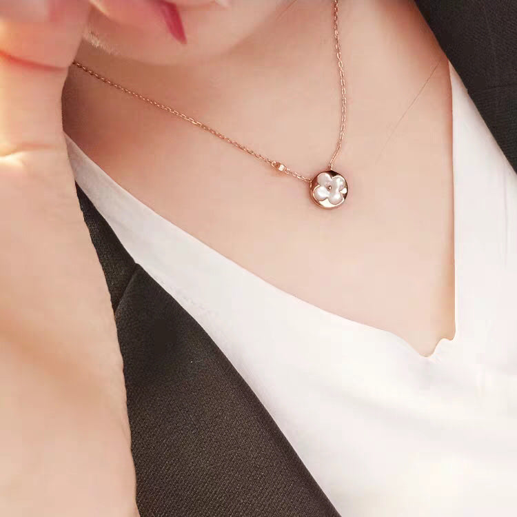 DIANA SUN MOP GOLD 1 DIAMOND NECKLACE