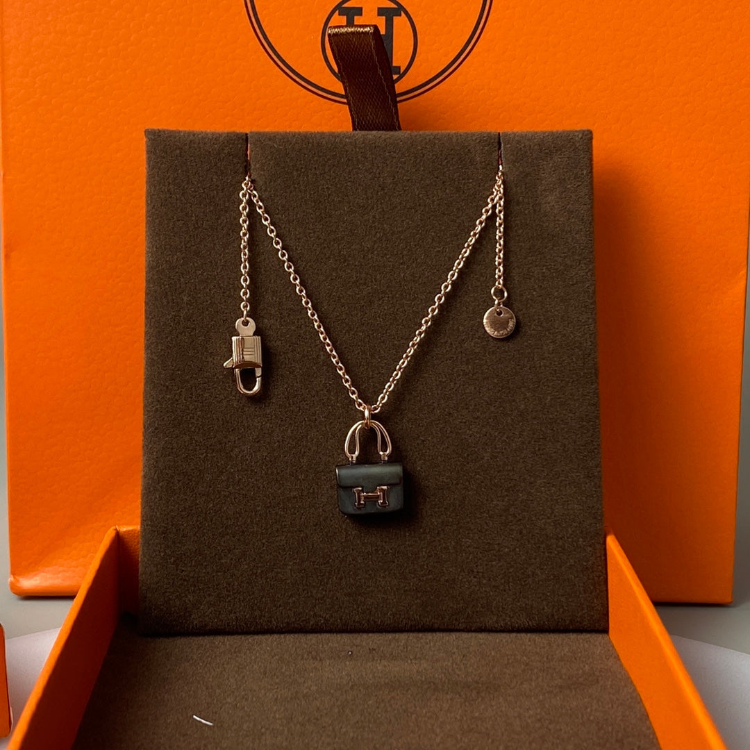 DIANA CONSTANCE BLACK PEDANT PINK GOLD NECKLACE