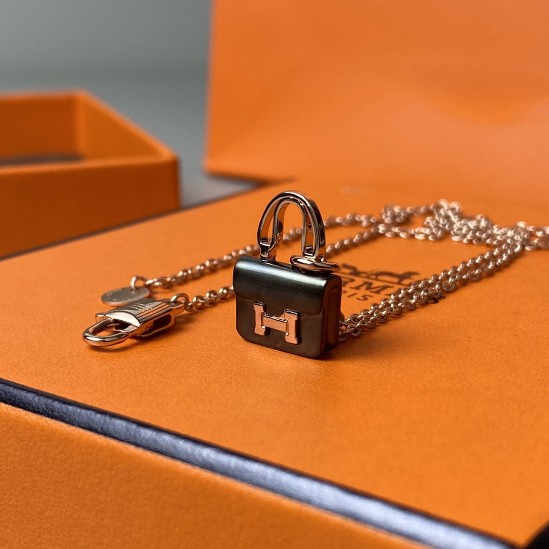 DIANA CONSTANCE BLACK PEDANT PINK GOLD NECKLACE