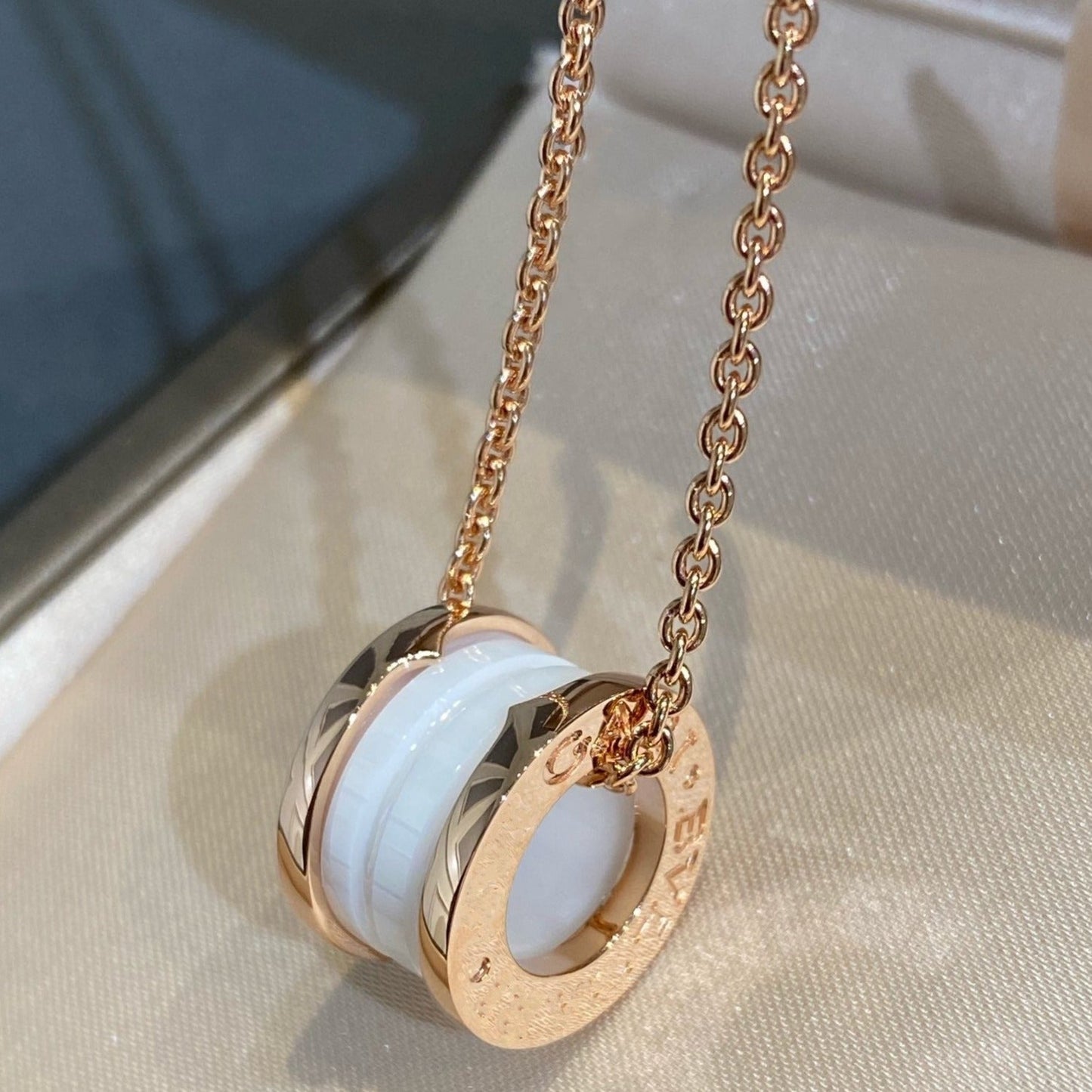 DIANA ZERO 1 WHITE CERAMIC PINK GOLD NECKLACE