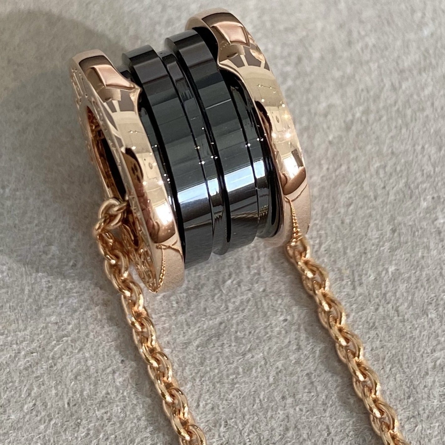 DIANA ZERO 1 BLACK CERAMIC PINK GOLD NECKLACE