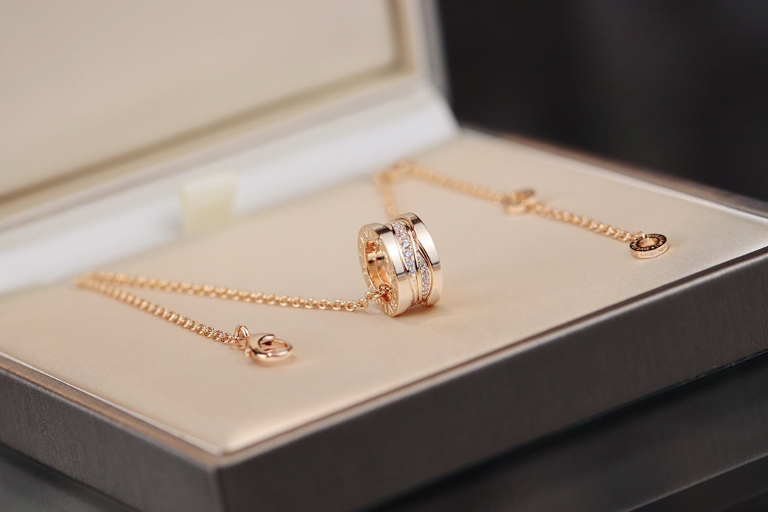 DIANA ZERO 1 PINK GOLD DIAMOND NECKLACE