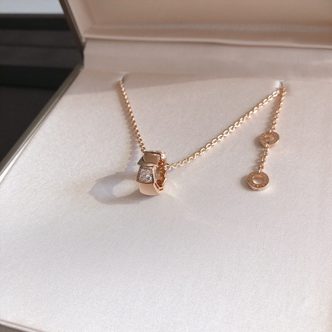 DIANA SERPENTI PEDANT DIAMOND PINK GOLD NECKLACE