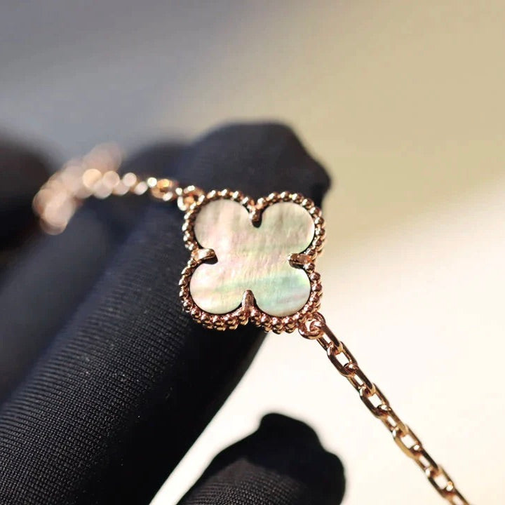 Collier Diana Clover 20 motifs en nacre foncée et diamants