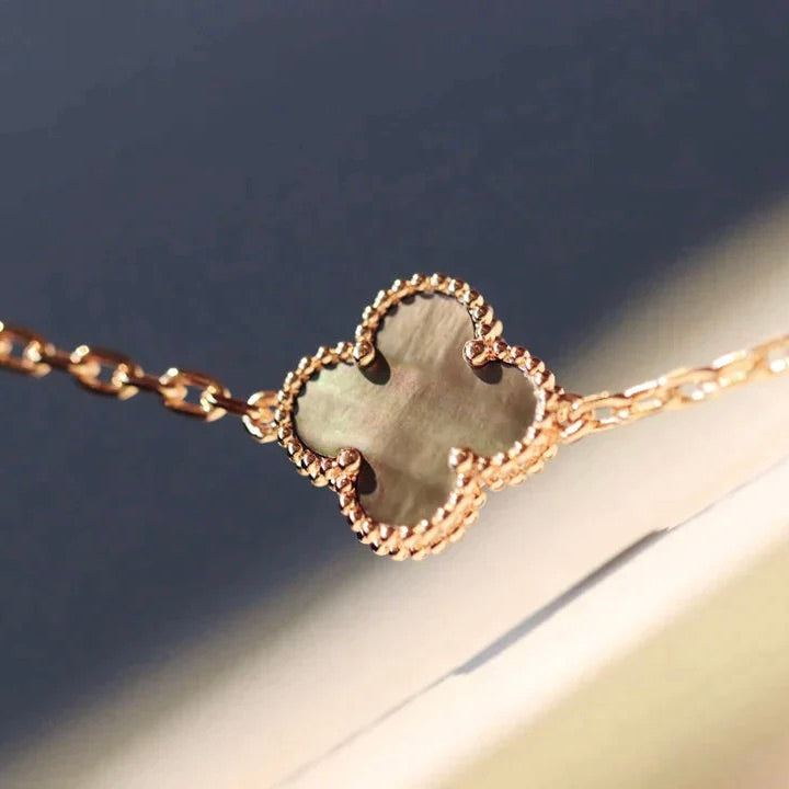 Collier Diana Clover 20 motifs en nacre foncée et diamants
