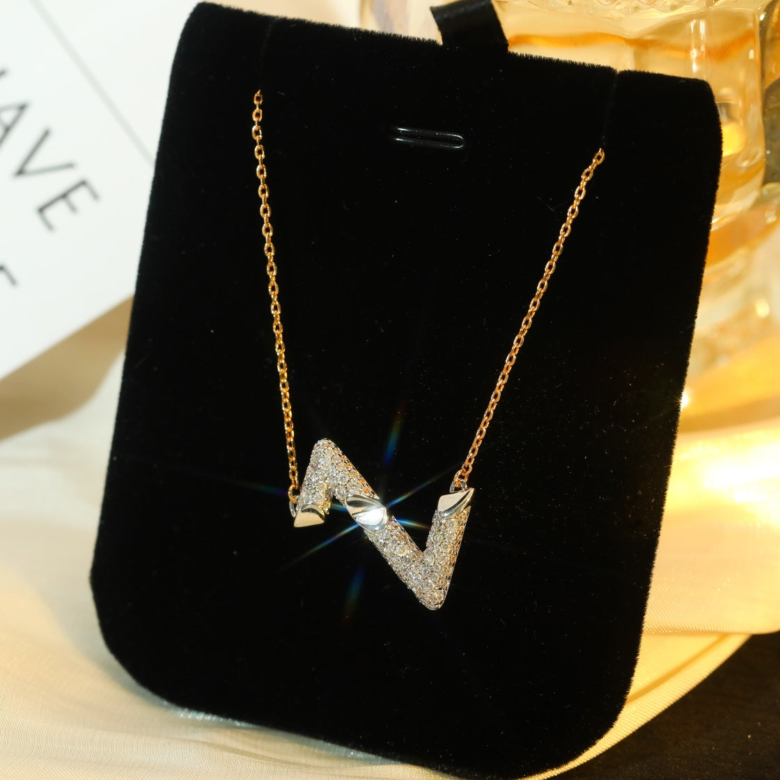 DIANA VOLT SILVER DIAMOND PEDANT NECKLACE