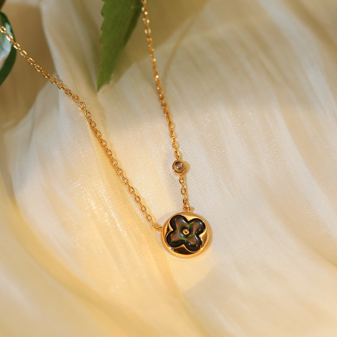 DIANA SUN PEDANT PINK GOLD 1 DIAMOND NECKLACE