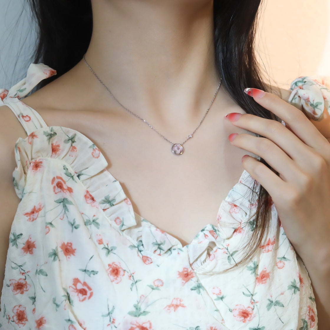 DIANA SUN PEDANT PINK GOLD 1 DIAMOND NECKLACE