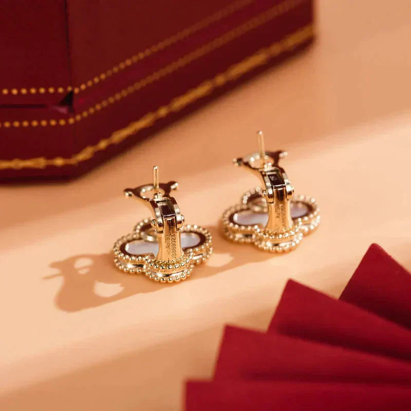 DIANA CLOVER MEDIUM 1 MOTIFS WHITE MOP STUD EARRINGS