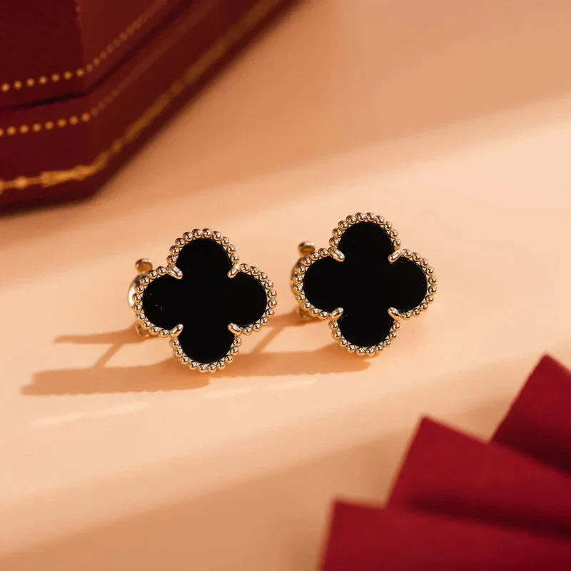 DIANA CLOVER MEDIUM 1 MOTIFS ONYX STUD EARRINGS