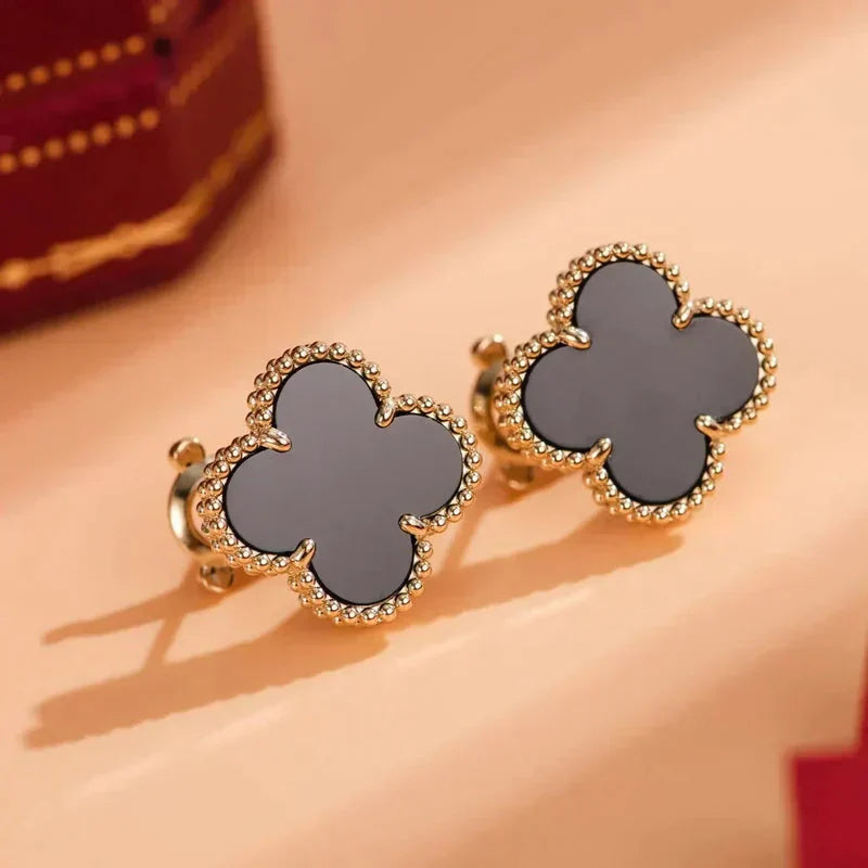 DIANA CLOVER MEDIUM 1 MOTIFS ONYX STUD EARRINGS