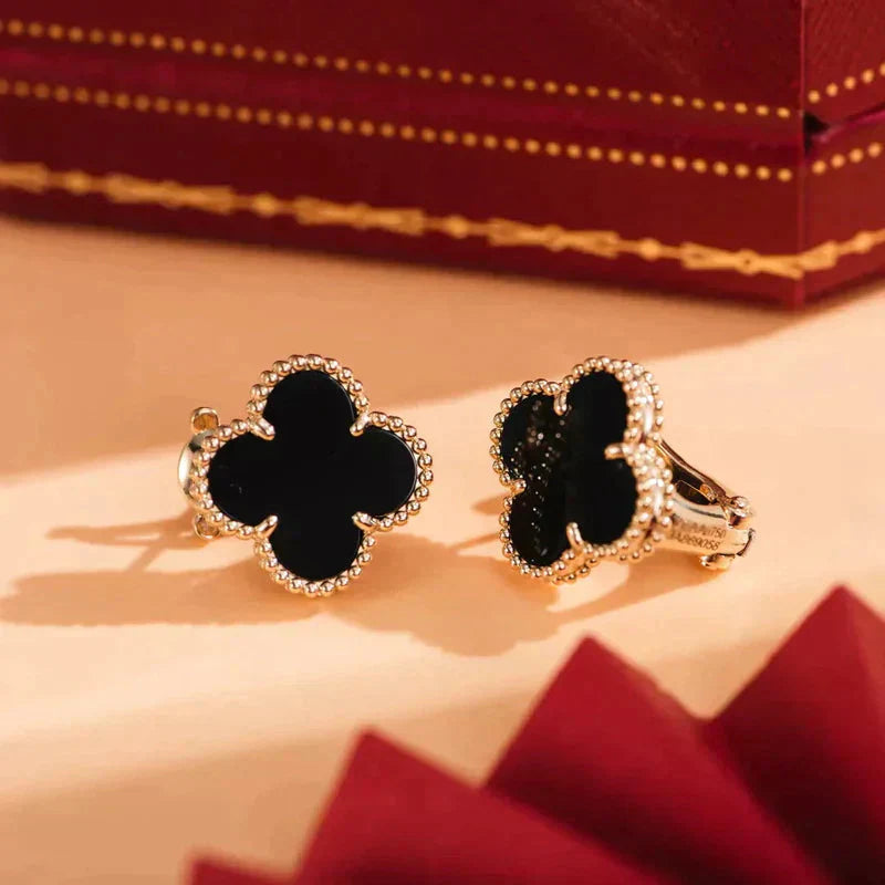 DIANA CLOVER MEDIUM 1 MOTIFS ONYX STUD EARRINGS