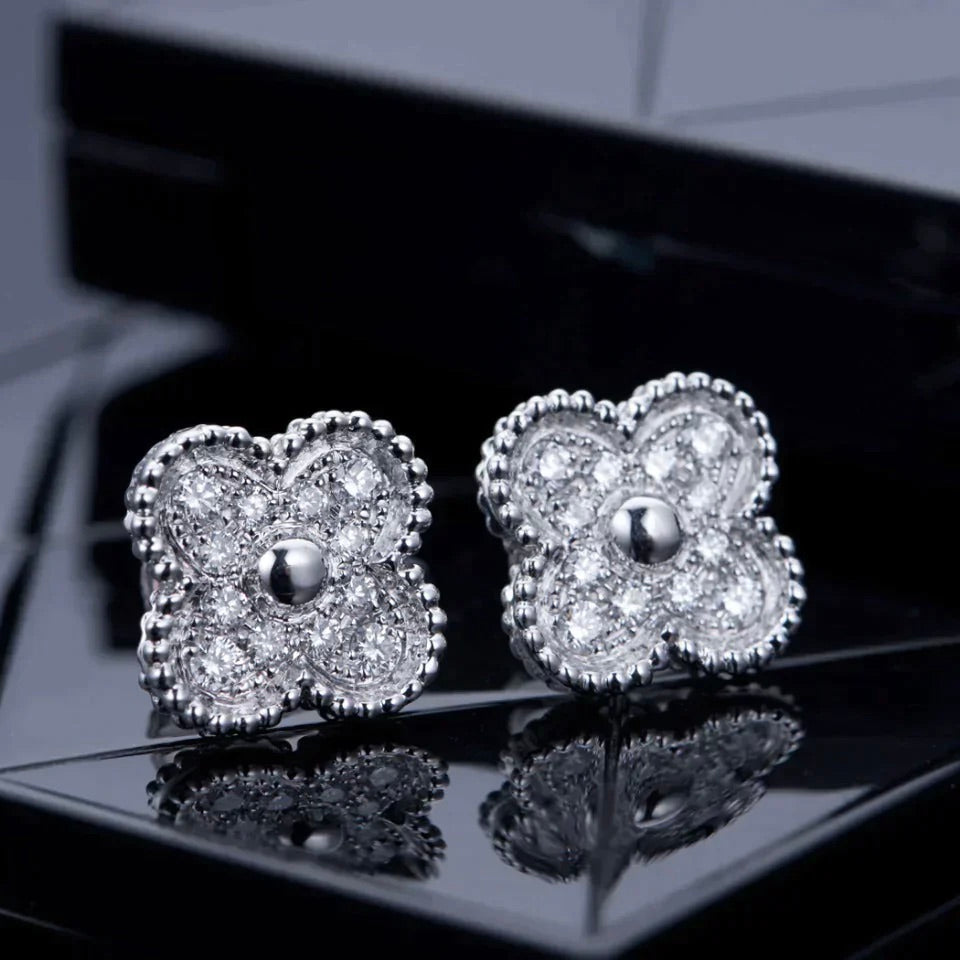 Boucles d'oreilles clous en diamant Diana Clover 1 motif en argent