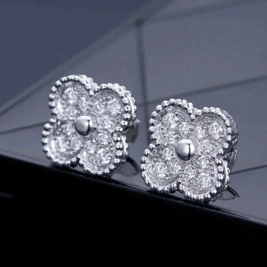 Boucles d'oreilles clous en diamant Diana Clover 1 motif en argent