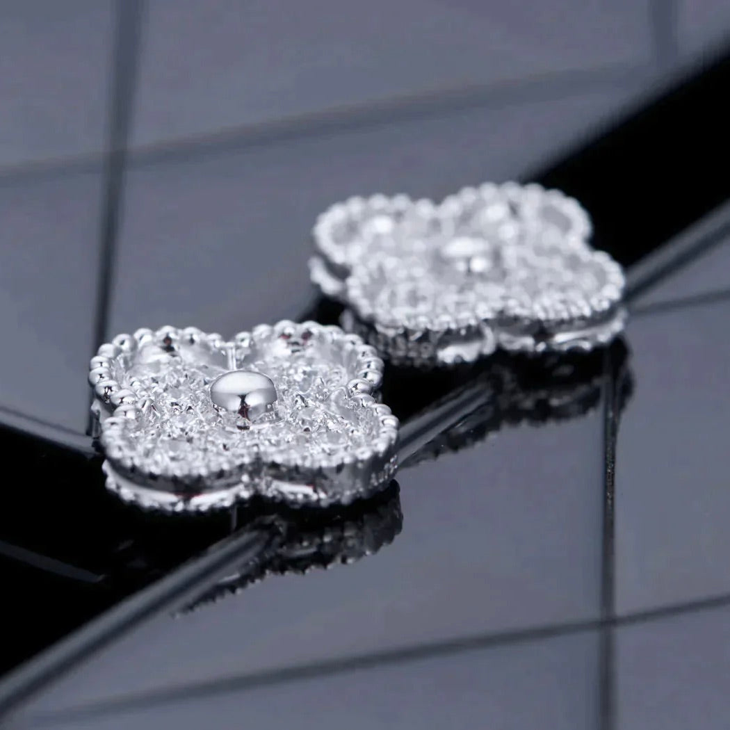 Boucles d'oreilles clous en diamant Diana Clover 1 motif en argent