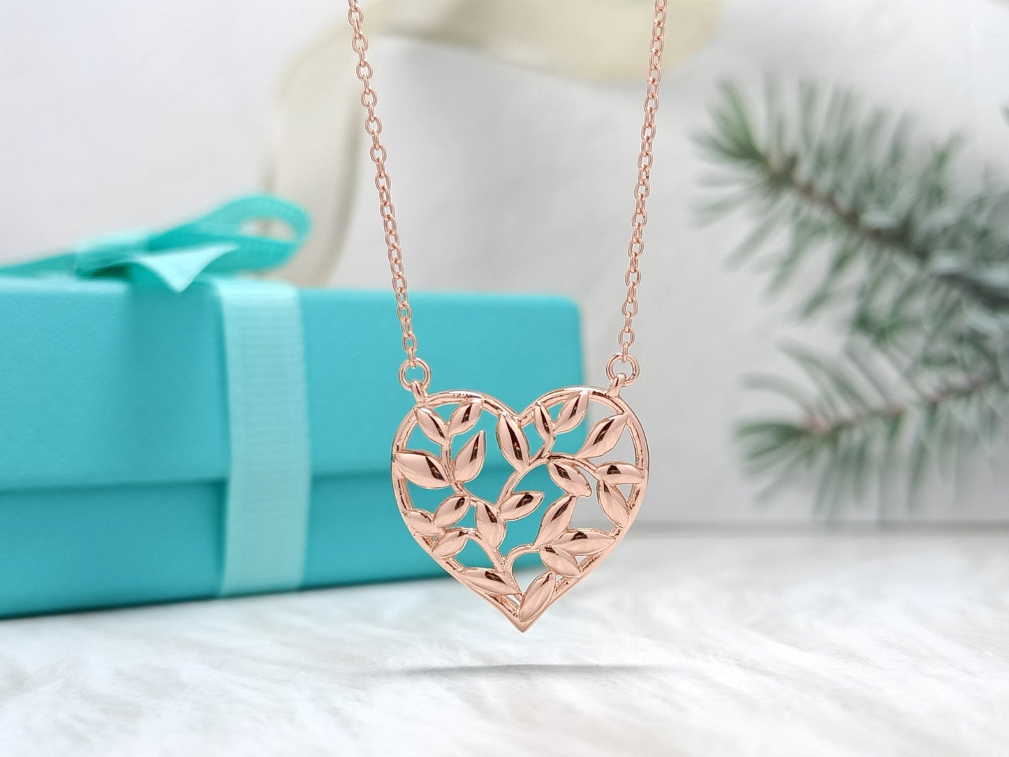 HEART LEAF PEDANT NECKLACE