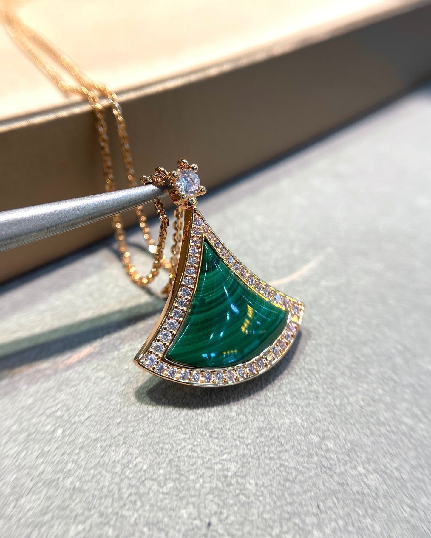 DIANA DREAM MALACHITE DIAMOND PAVED PINK GOLD NECKLACE