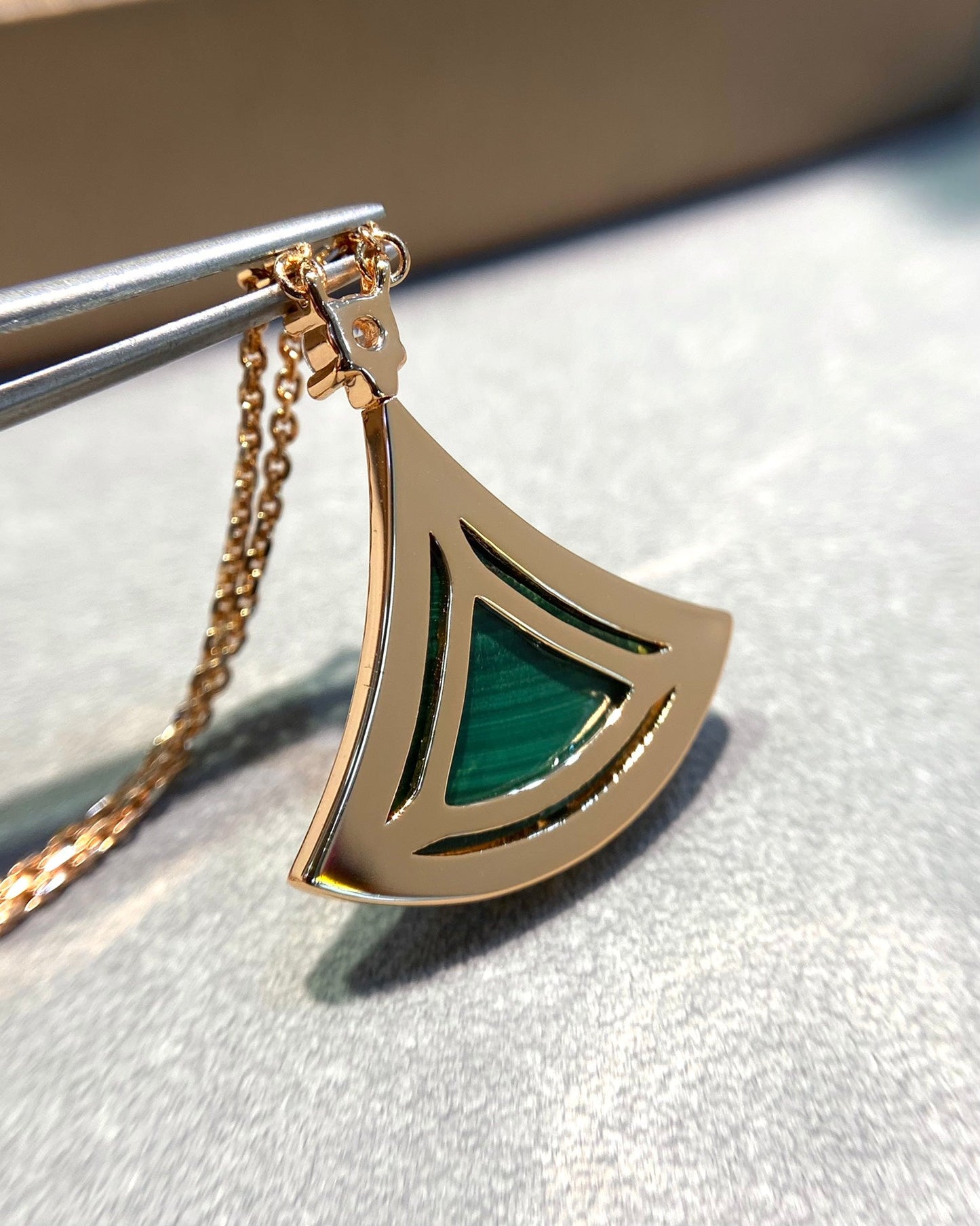 DIANA DREAM MALACHITE DIAMOND PAVED PINK GOLD NECKLACE