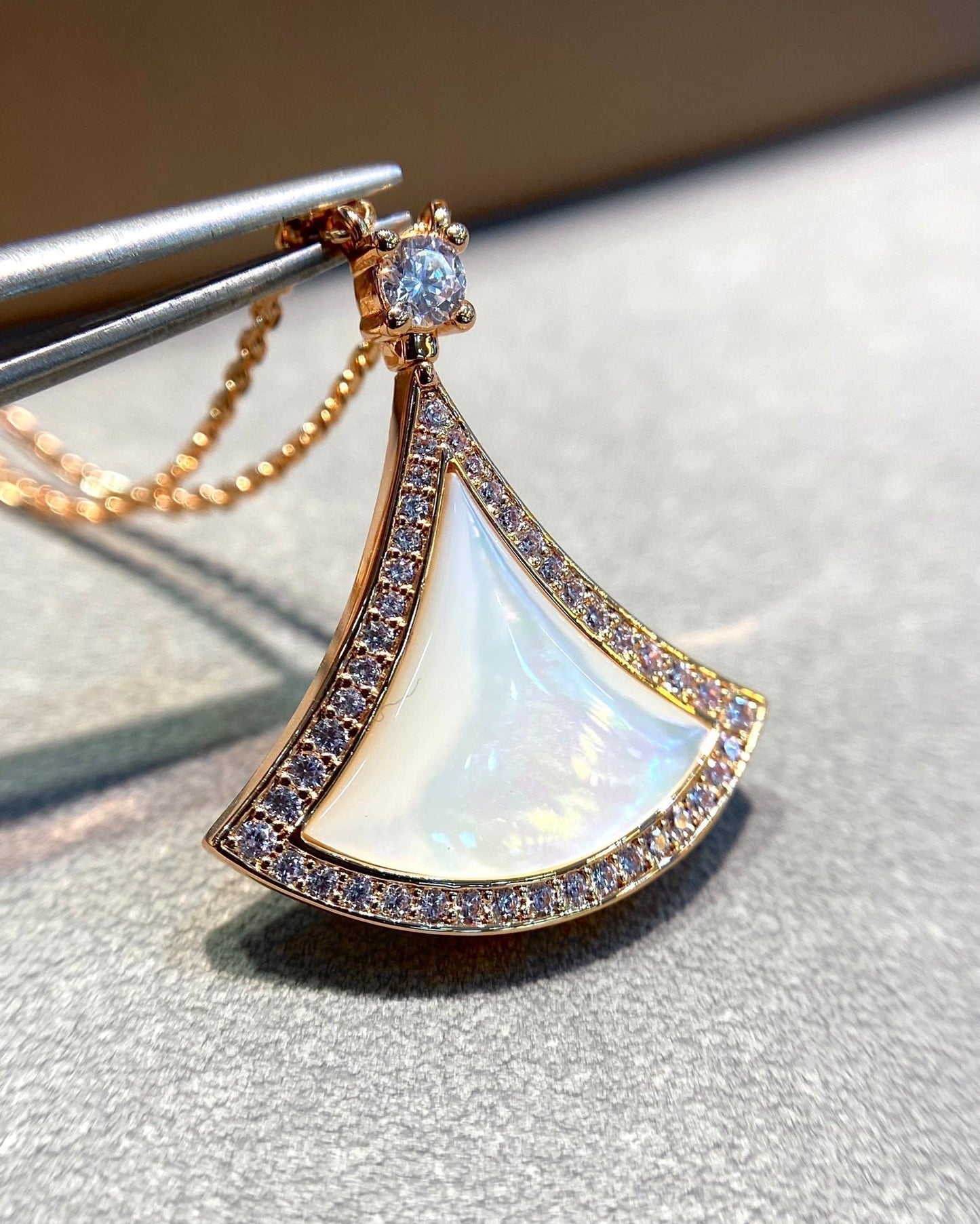 DIANA DREAM MOP DIAMOND PAVED PINK GOLD NECKLACE