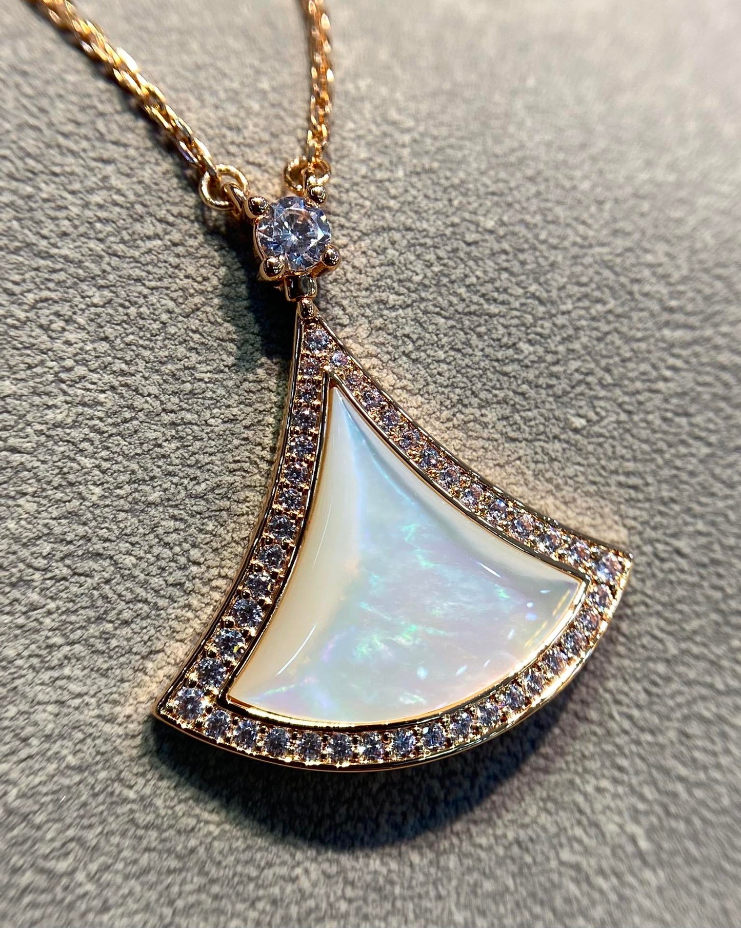 DIANA DREAM MOP DIAMOND PAVED PINK GOLD NECKLACE