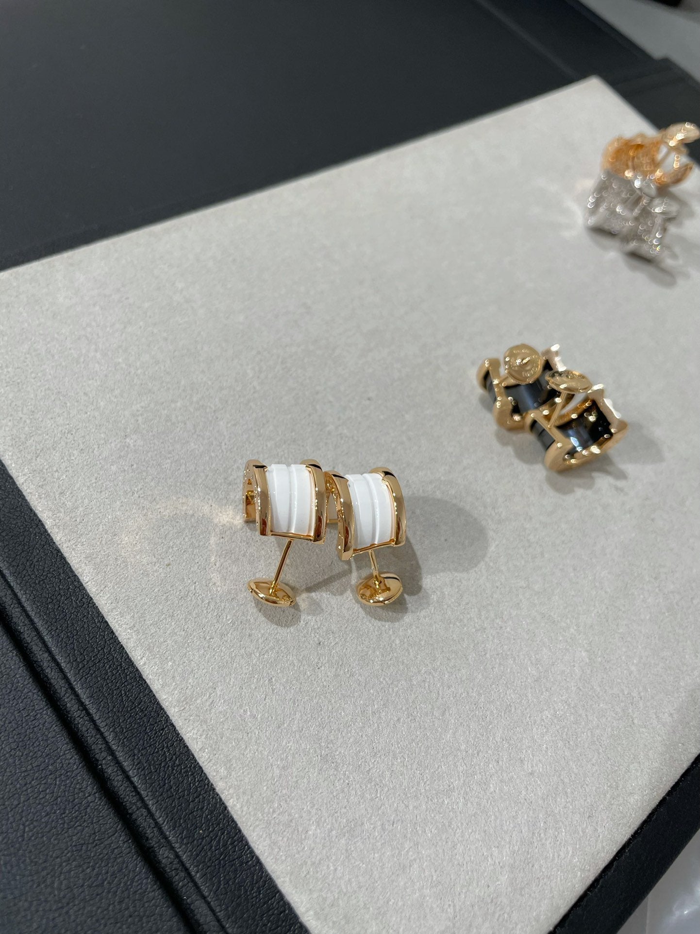 BOUCLES D'OREILLES DIANA ZERO 1 EN CÉRAMIQUE OR ROSE