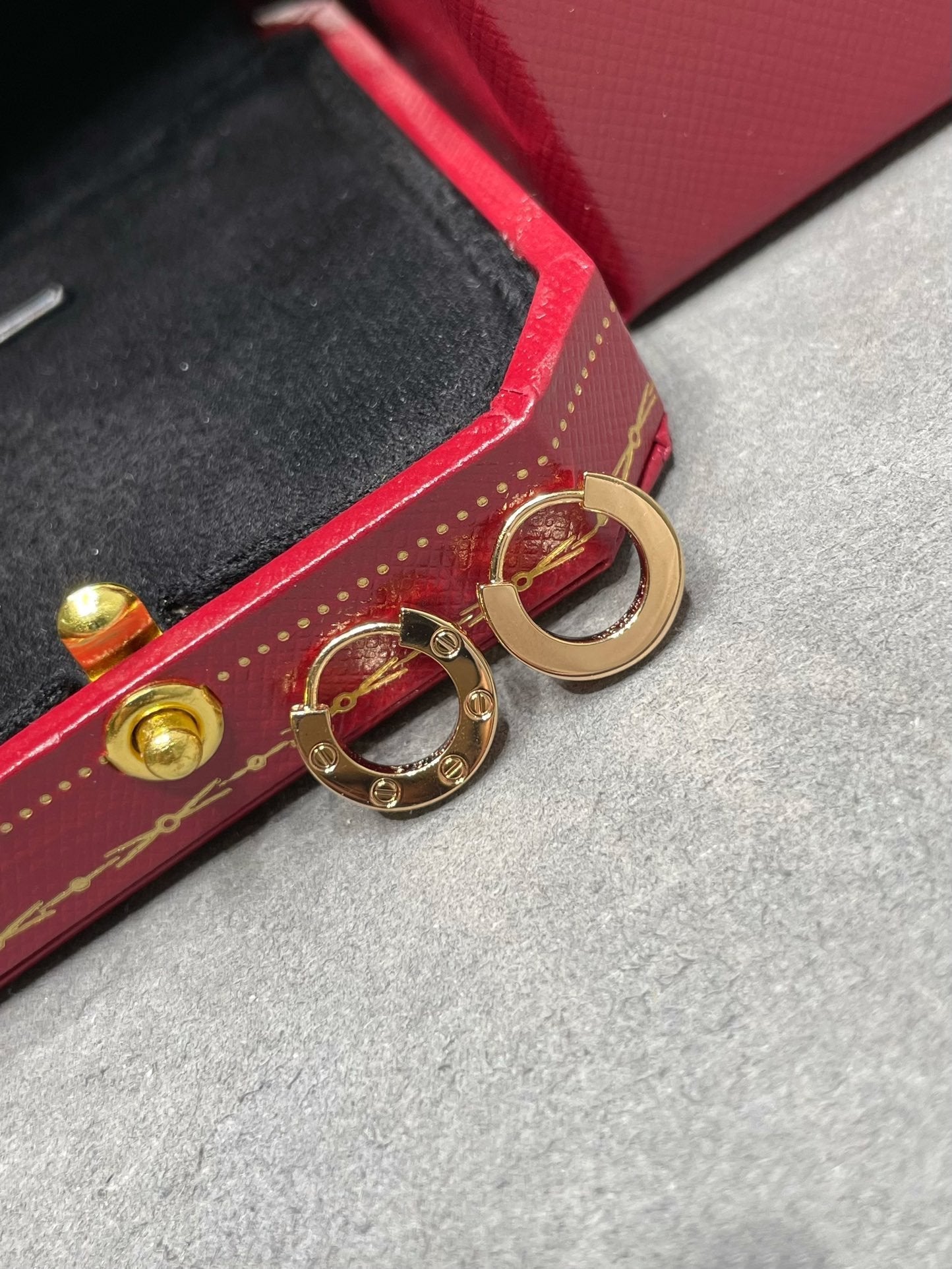 DIANA LOVE MINI EARRINGS