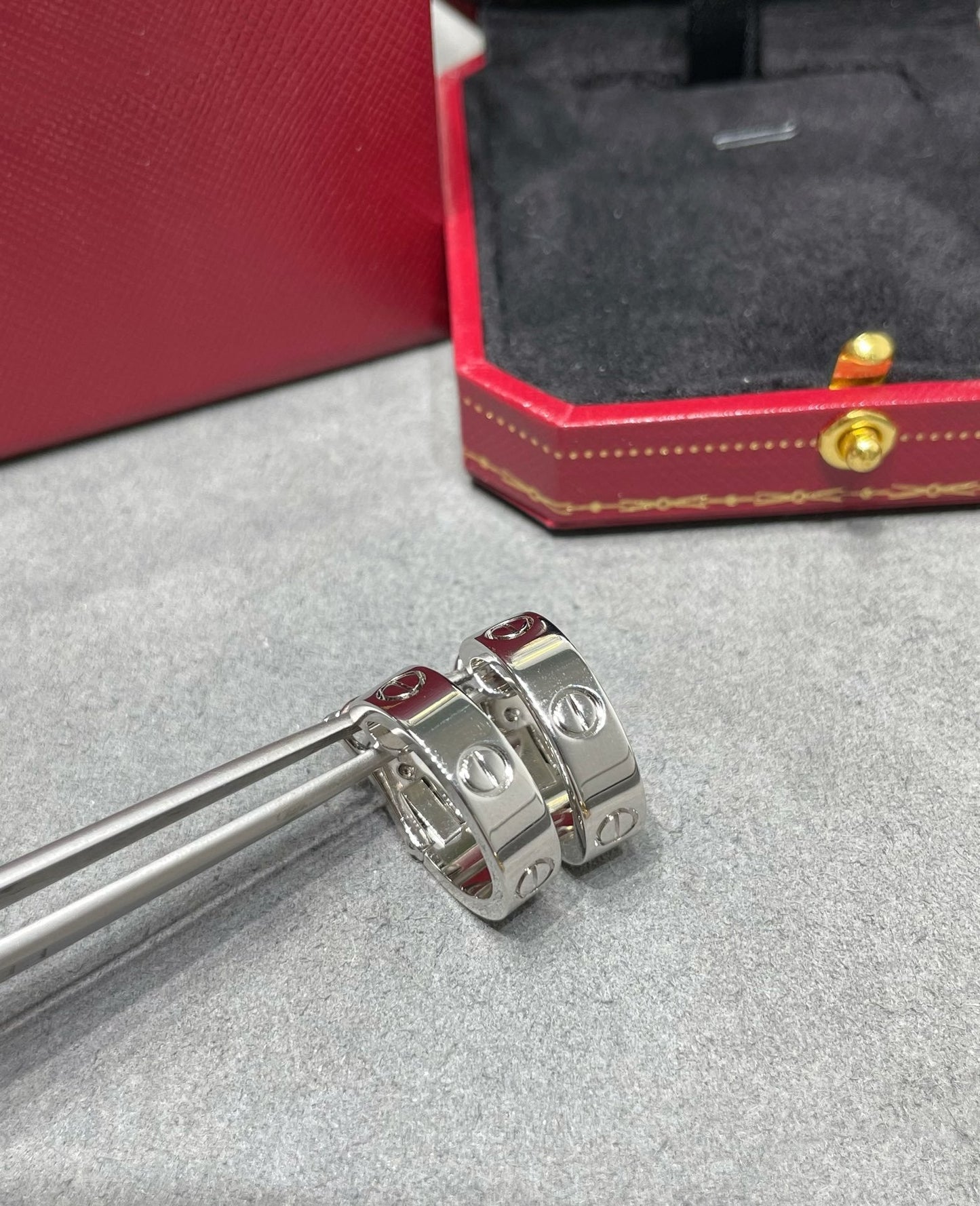 DIANA LOVE 5.5MM EARRINGS
