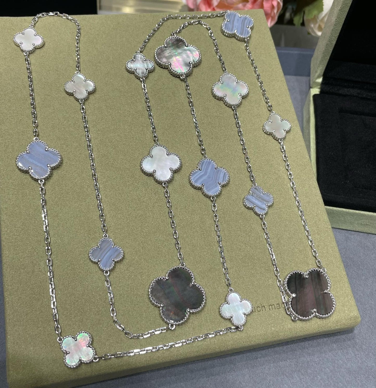 DIANA CLOVER 16 MOTIF CHALCEDONY MOP SILVER NECKLACE