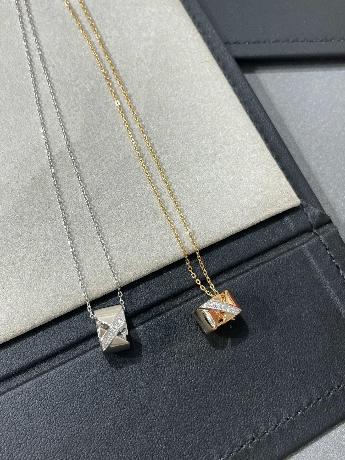 DIANA LIENS EVIDENCE DIAMOND NECKLACE