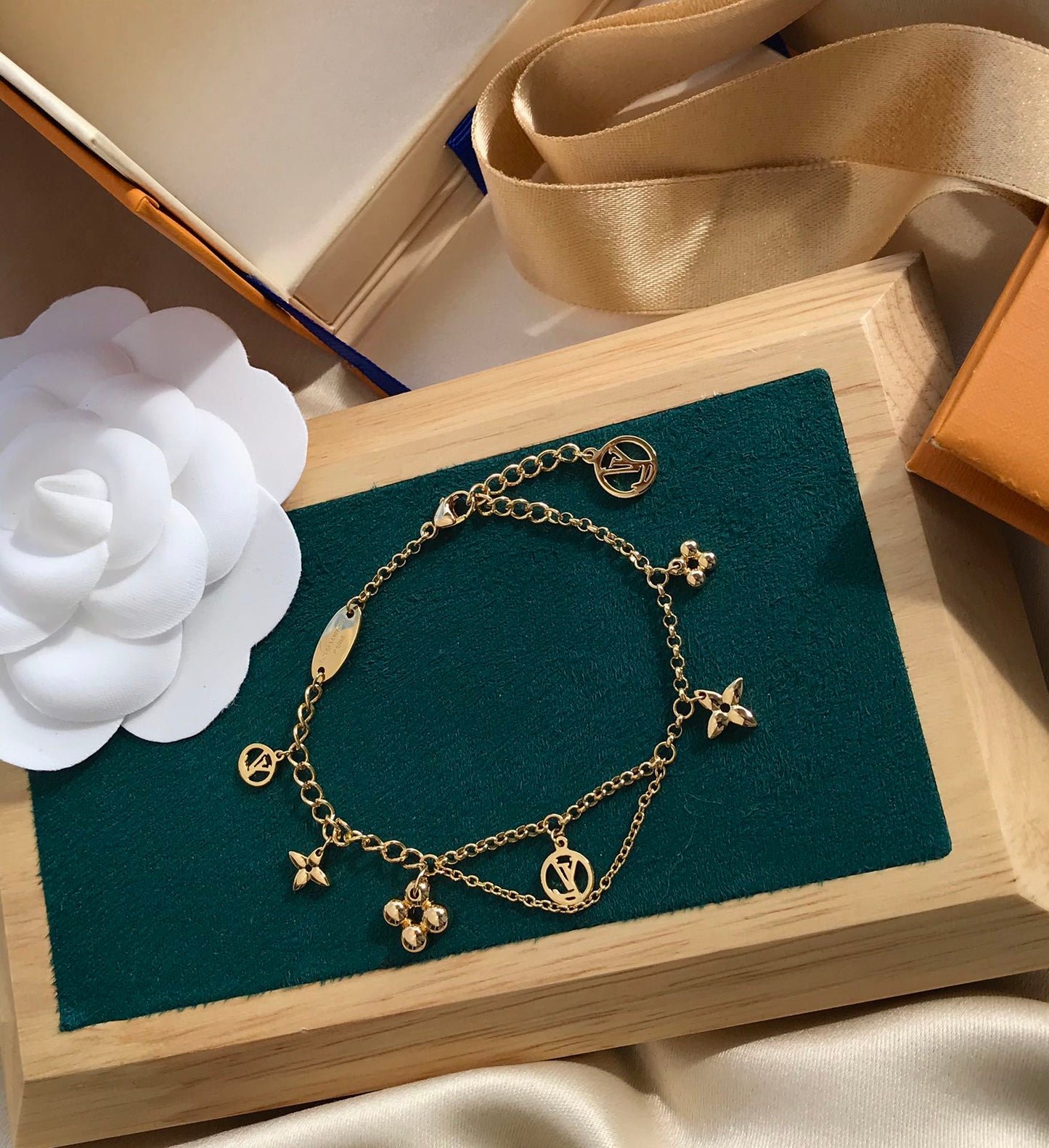 DIANA BLOOMING PINK GOLD MOP BRACELET