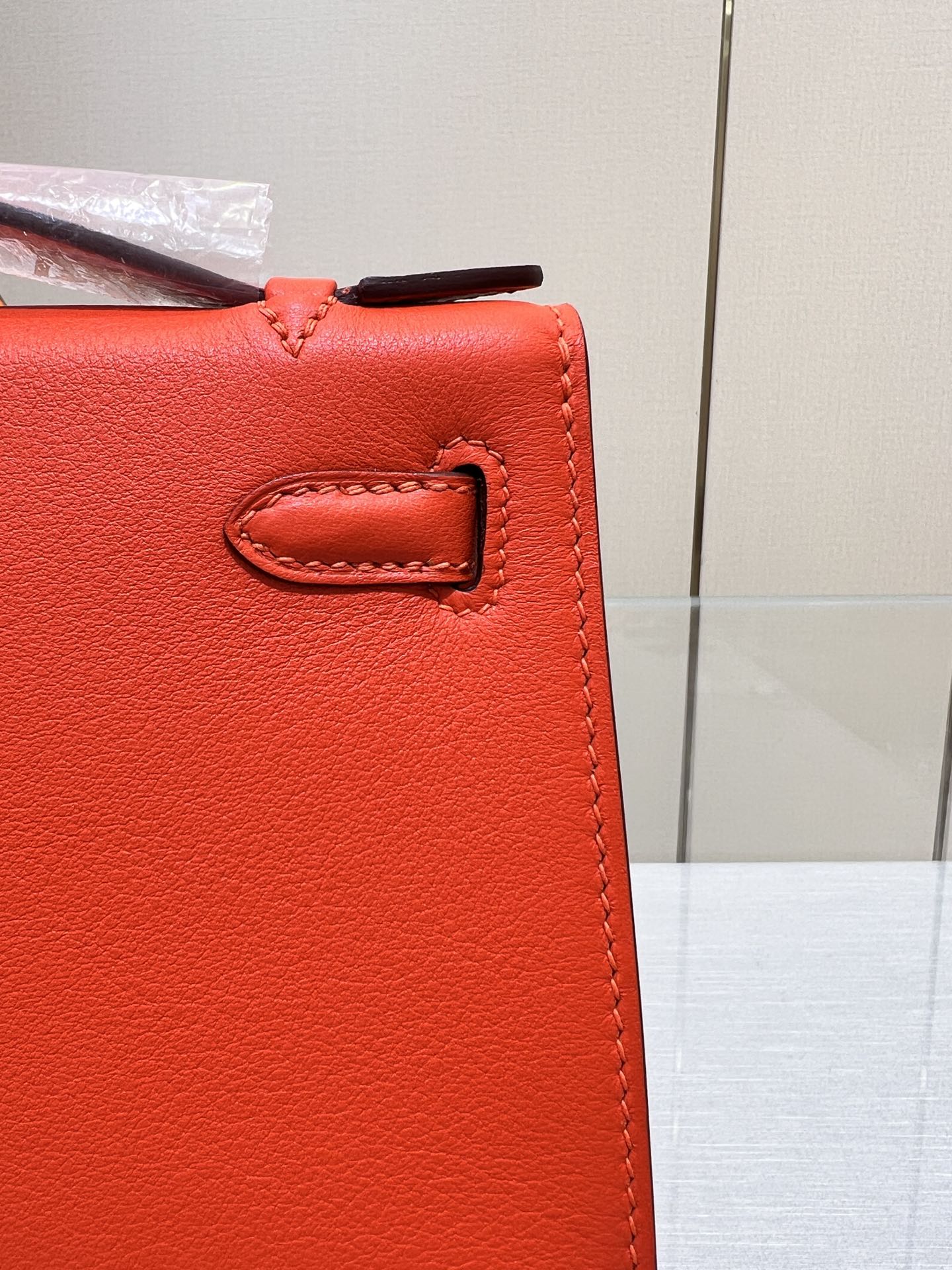 HM KELLY POCHETTE 22CM RED SWIFT GOLD HARDWARE