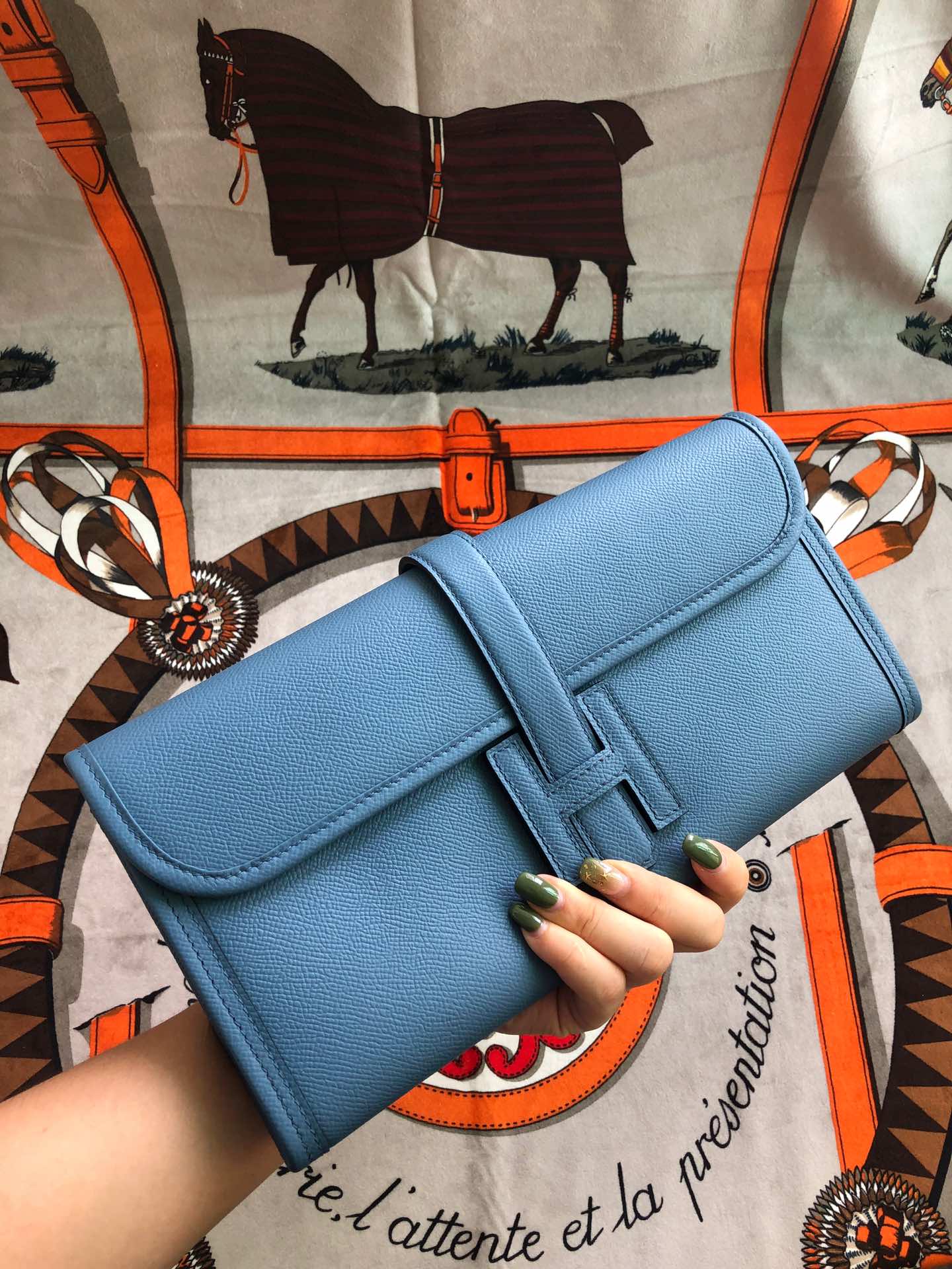 HM Jige 29 Glaucous Blue Epsom 229075
