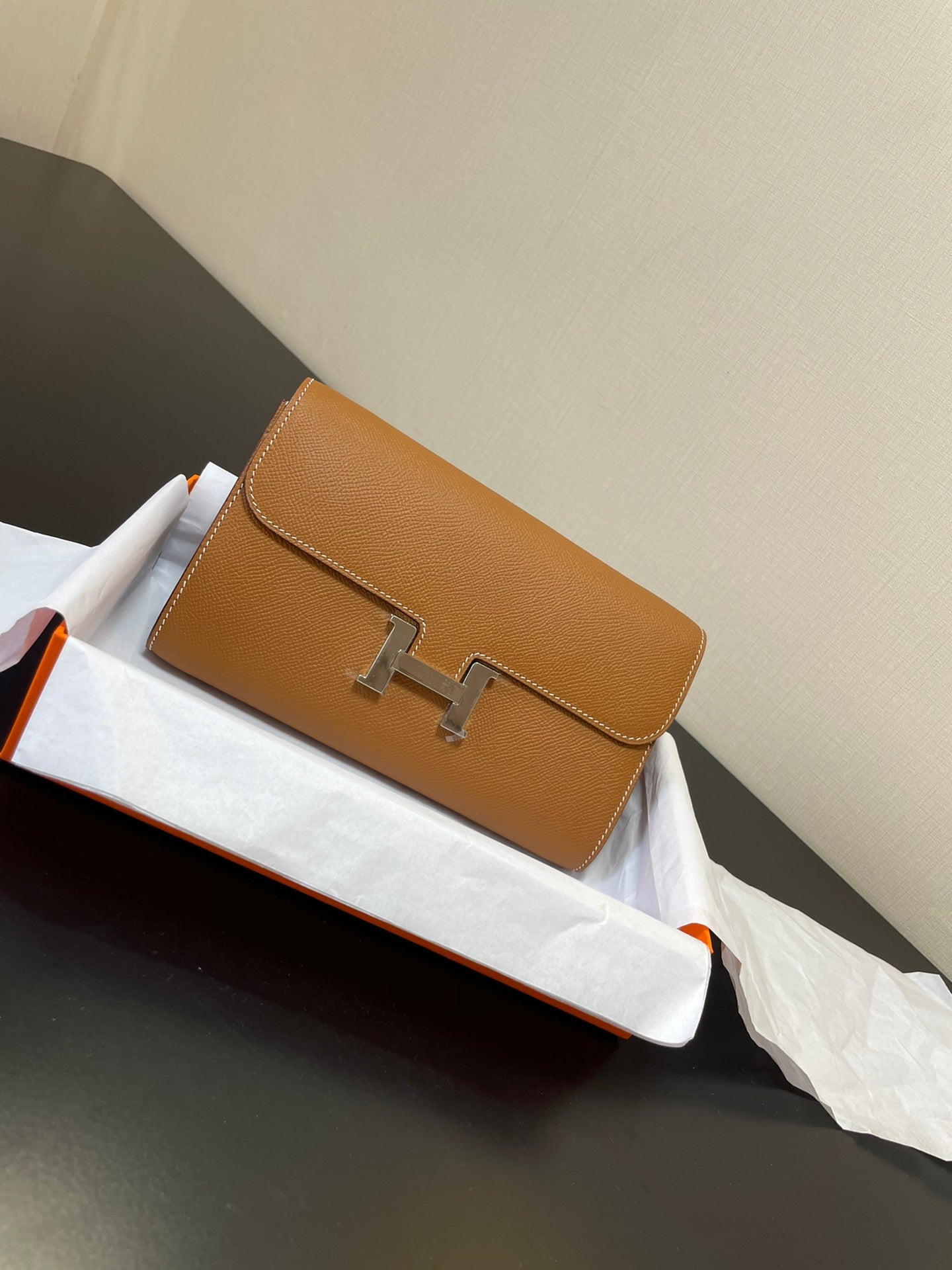 CONSTANCE TO GO 20.5 GOLD EPSOM SILVER HARDWARE