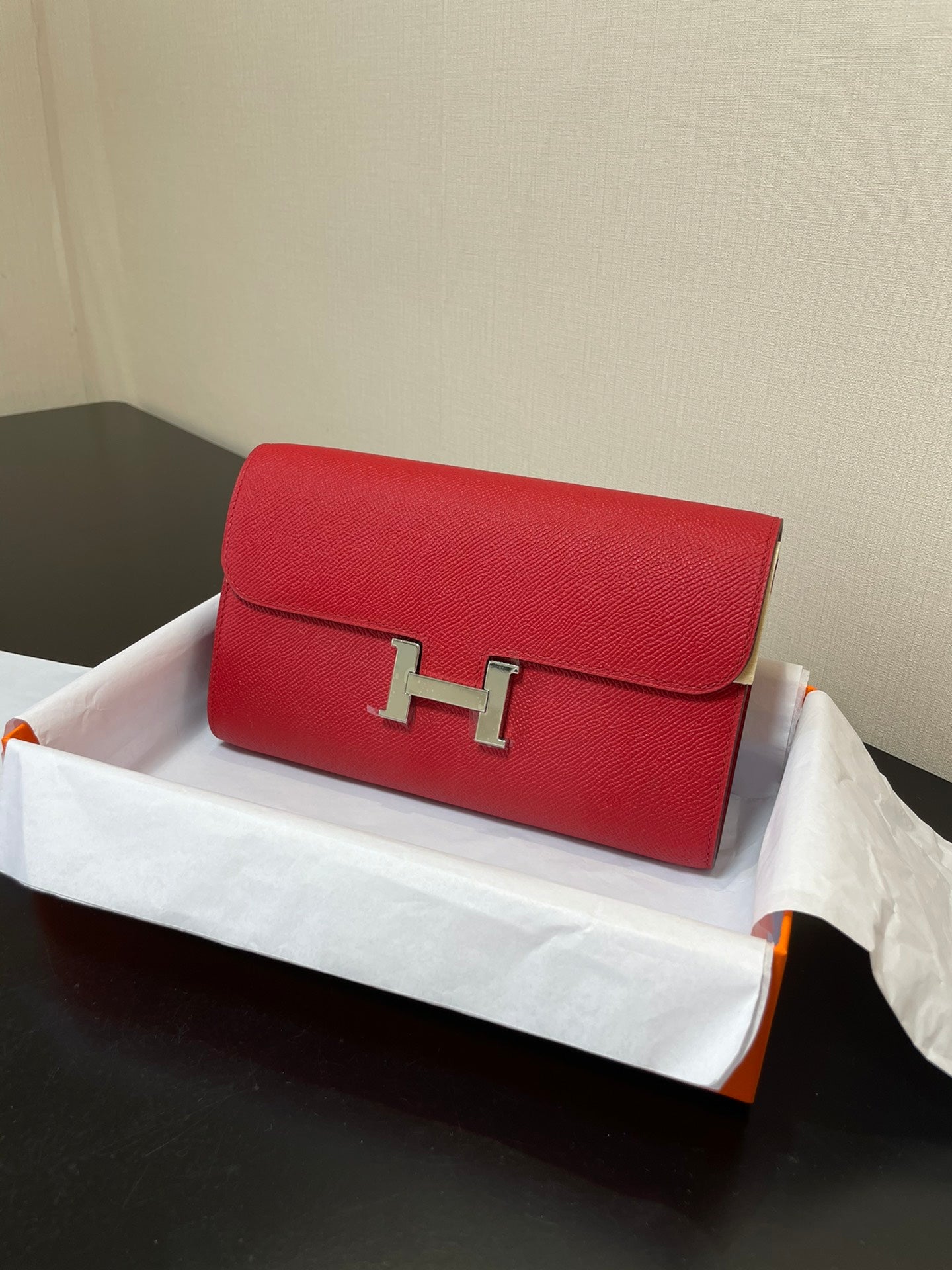 CONSTANCE TO GO 20.5 RED EPSOM SILVER HARDWARE