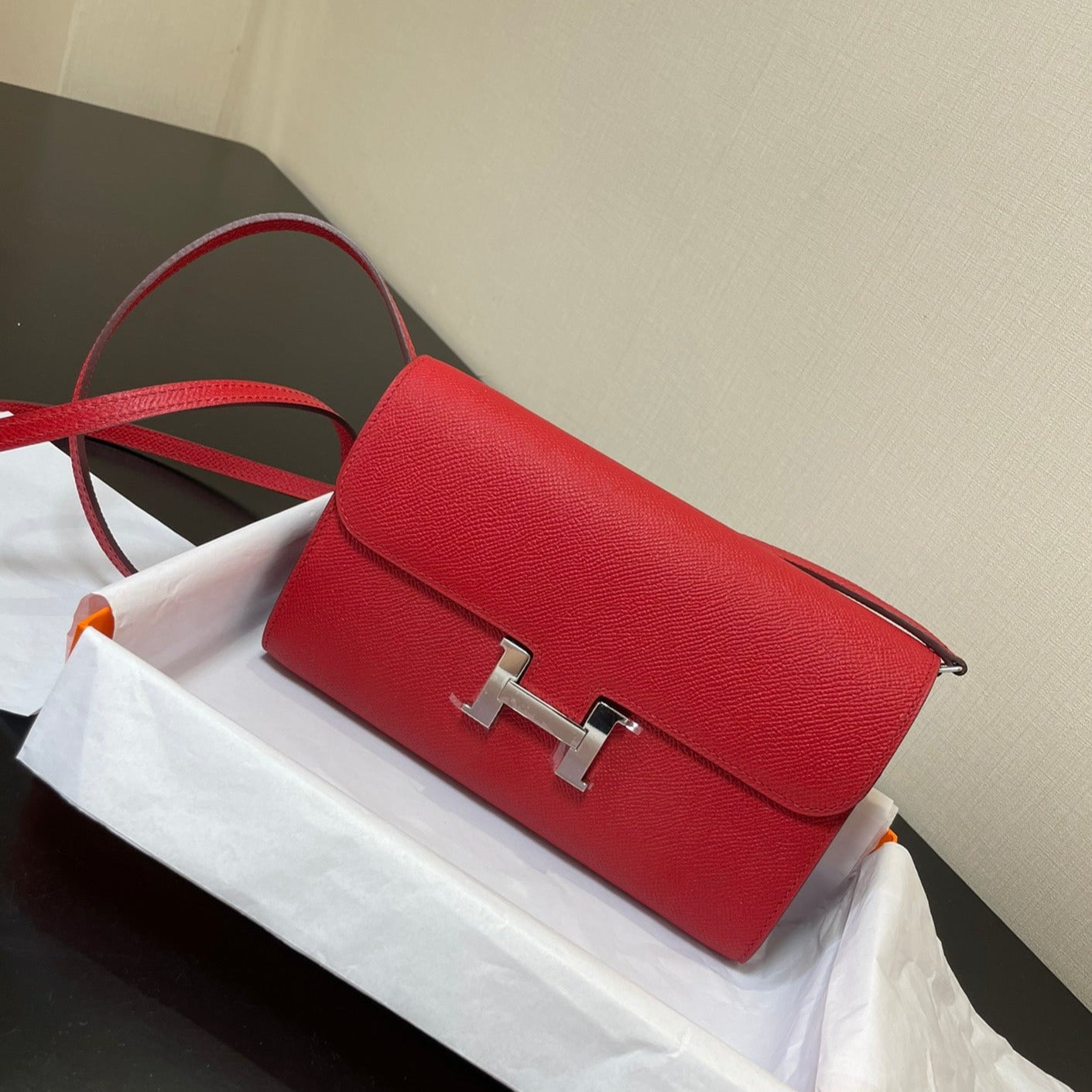 CONSTANCE TO GO 20.5 RED EPSOM SILVER HARDWARE