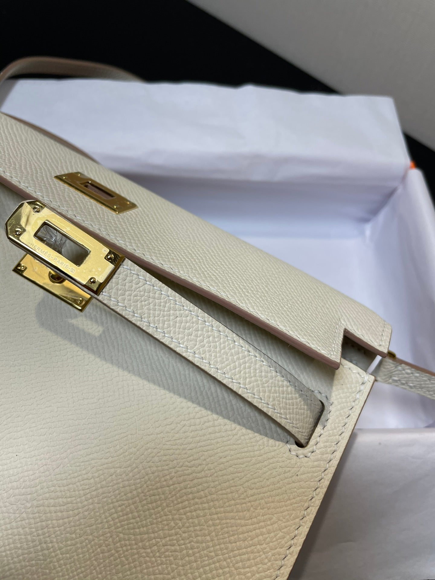 kelly woc 20.5 white epsom gold hardware