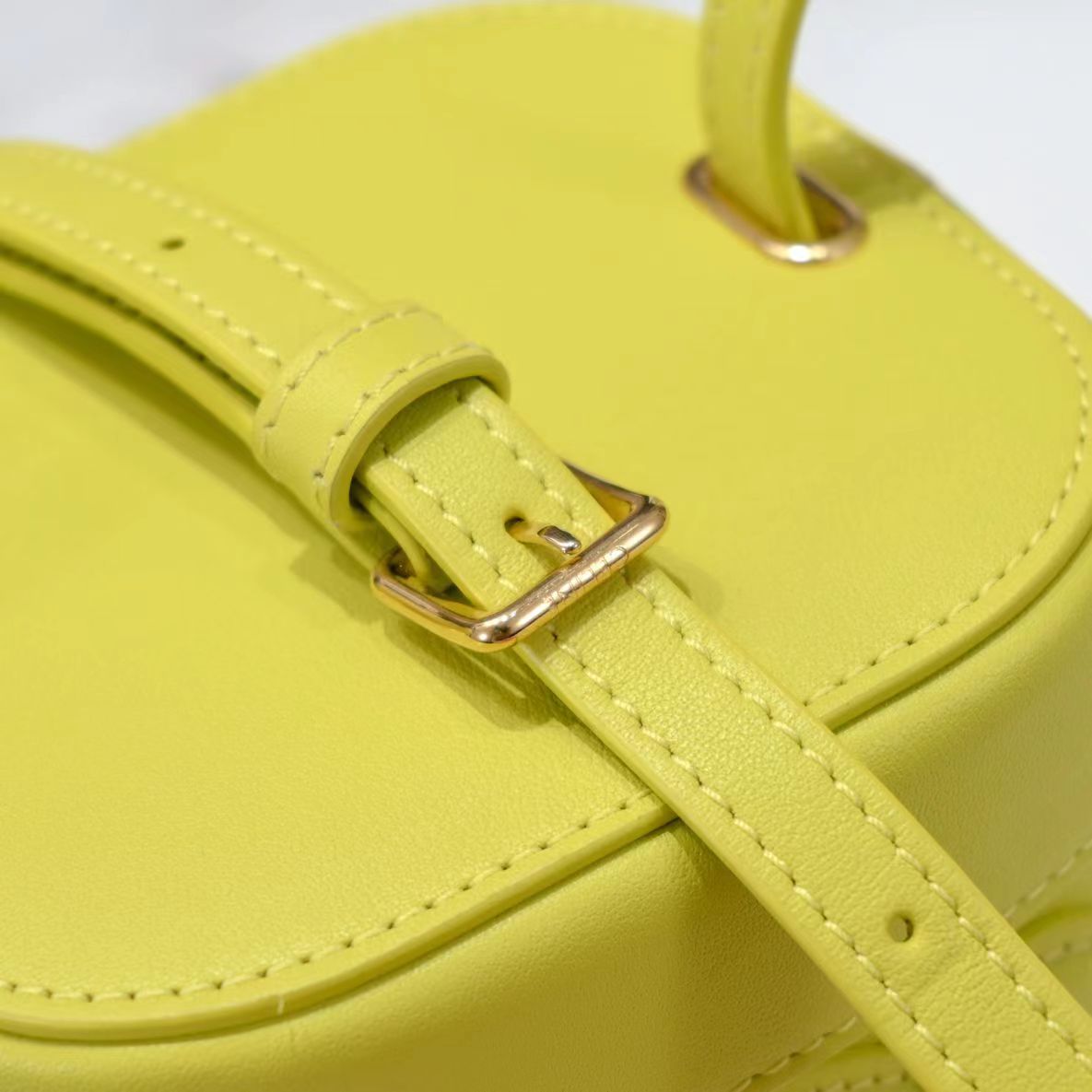 SQUARE BOX CROSSBODY BAG 11 LEMON YELLOW CALFSKIN