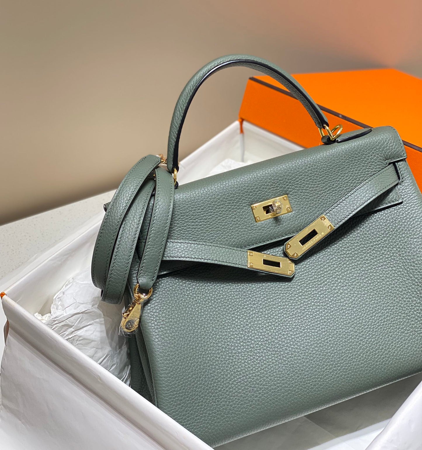 HM KELLY 28CM DARK GREY TOGO GOLD HARDWARE