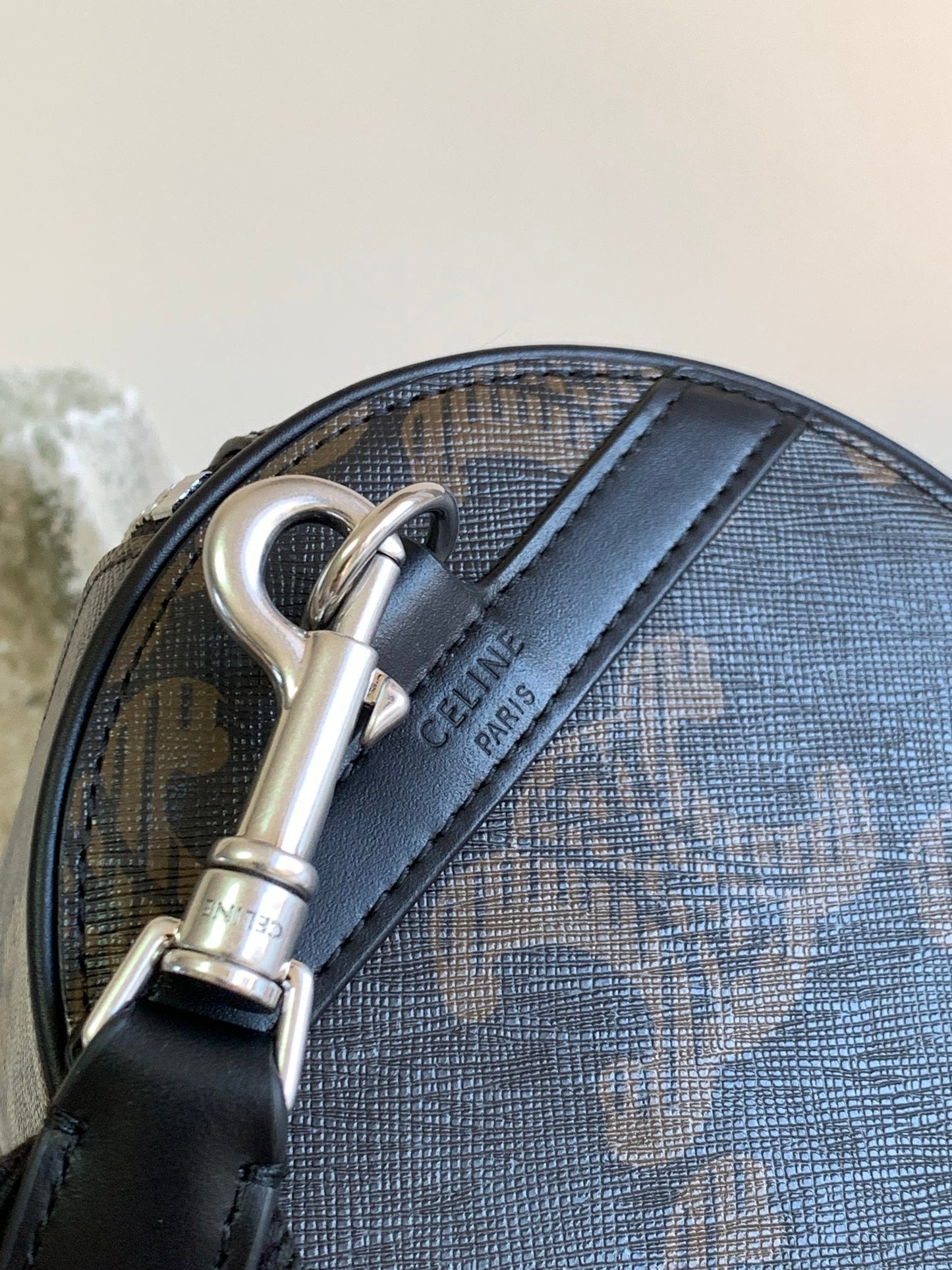 CYLINDRICAL 22 BAG BLACK BROWN COWHIDE