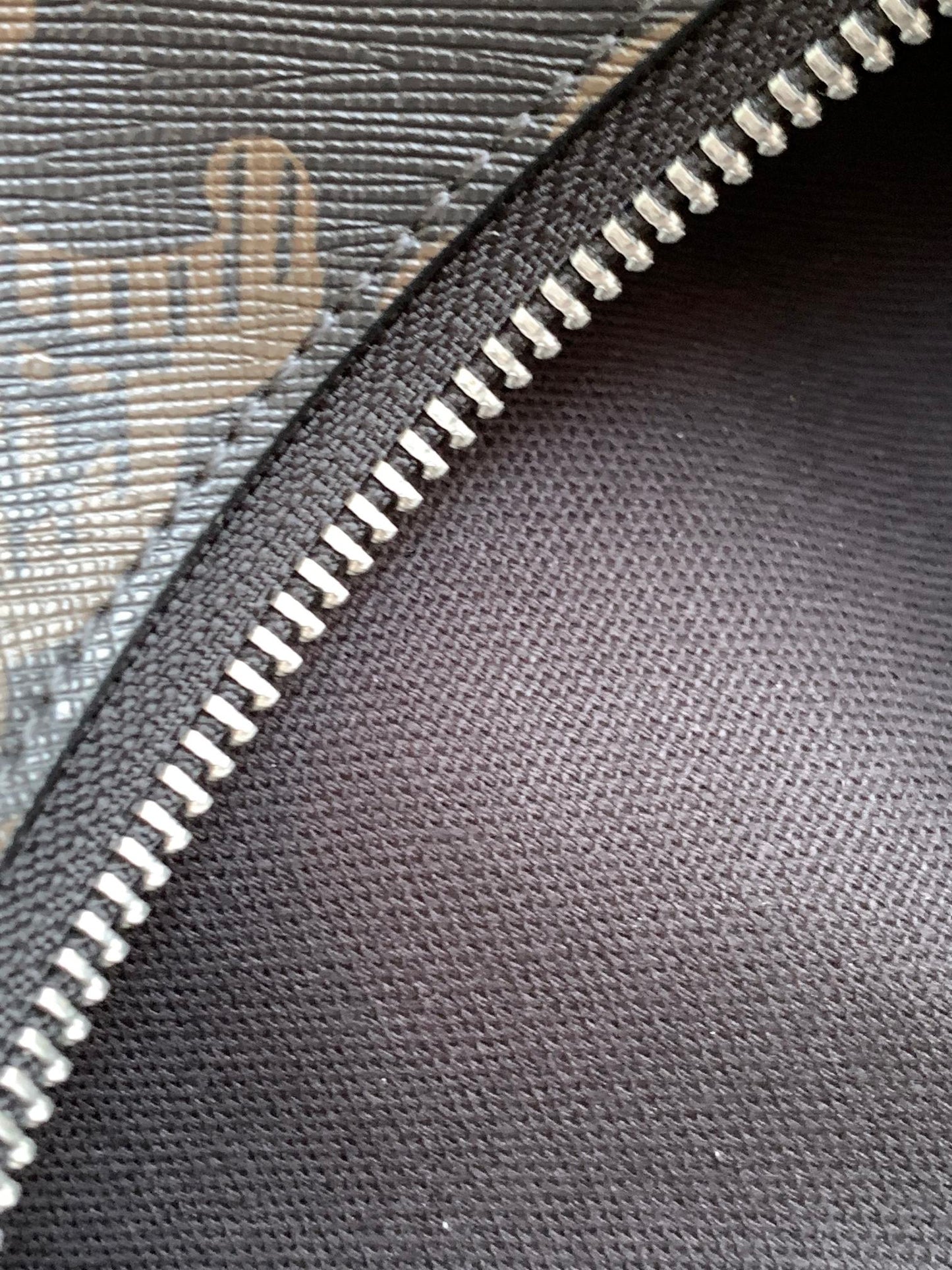 CYLINDRICAL 22 BAG BLACK BROWN COWHIDE